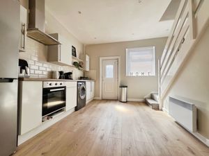 Kitchen- click for photo gallery